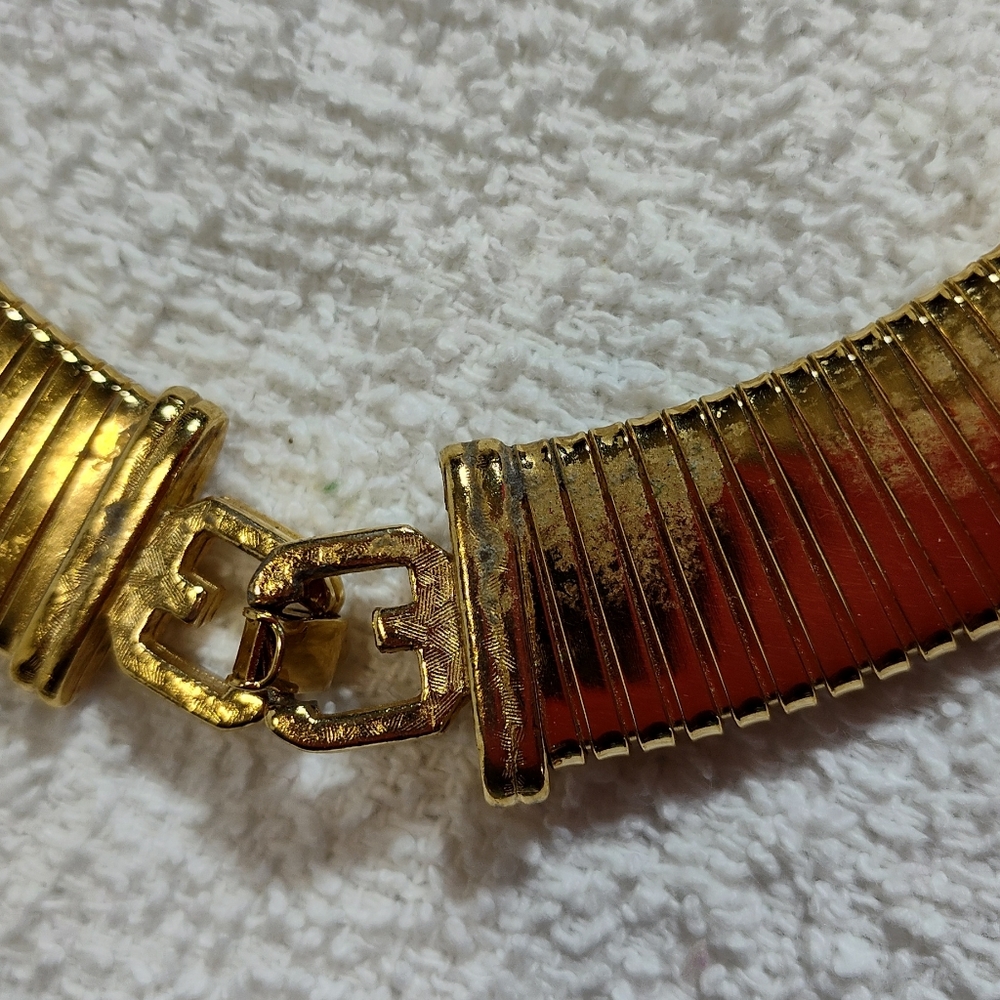 Elegant Givenchy Gold Panther Link  Necklace Statement - Picture 4 of 5